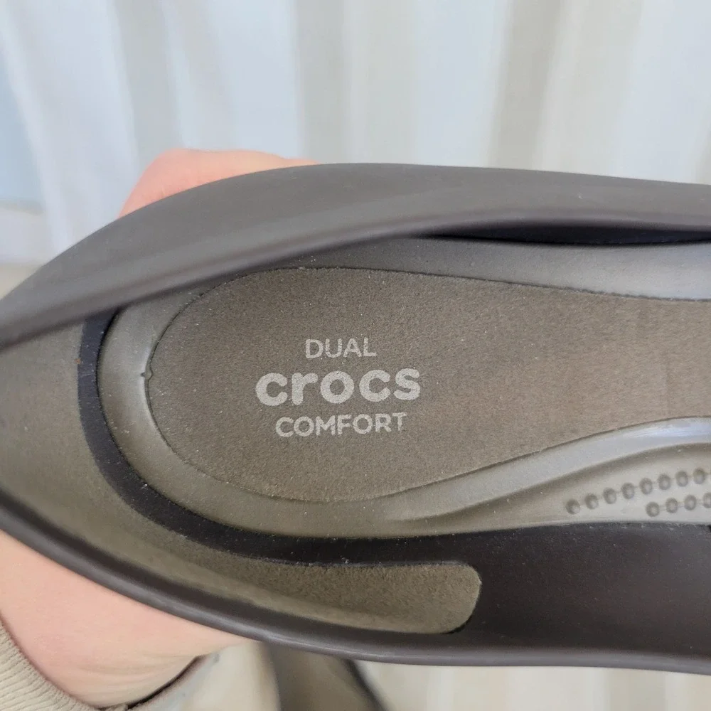 CROCS excellent slip